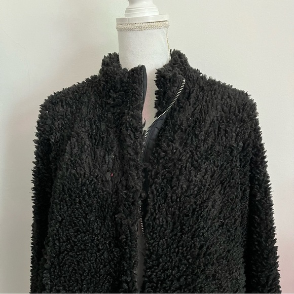 Banana Republic • Cozy Black Fuzzy Sherpa Jacket - Picture 2 of 5